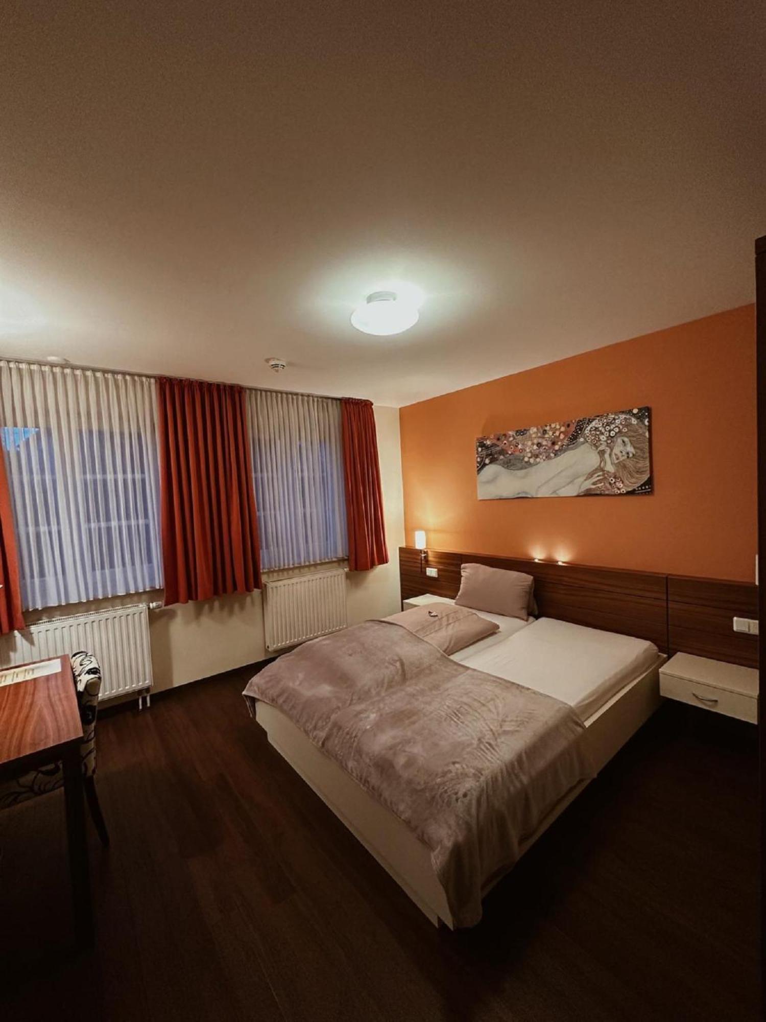 Gasthaus Lindenhof Hotel Much Buitenkant foto