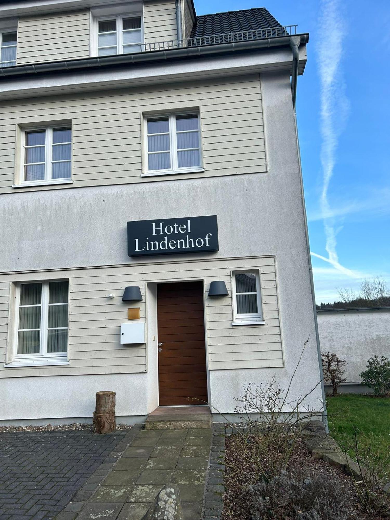 Gasthaus Lindenhof Hotel Much Buitenkant foto